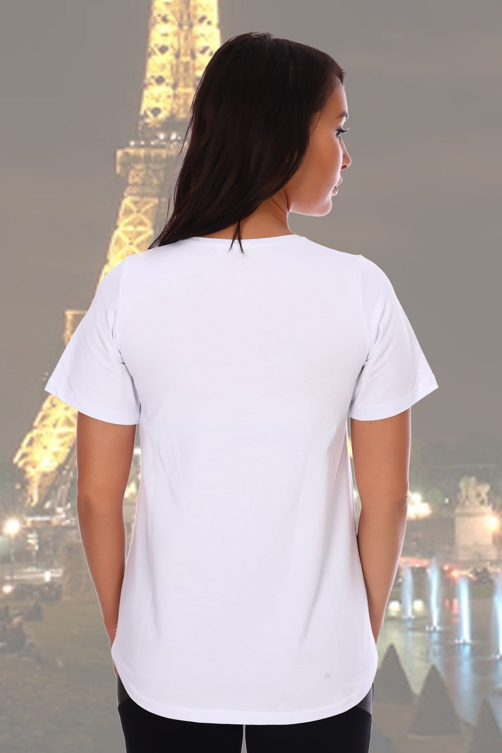 Белая футболка надписью Paris