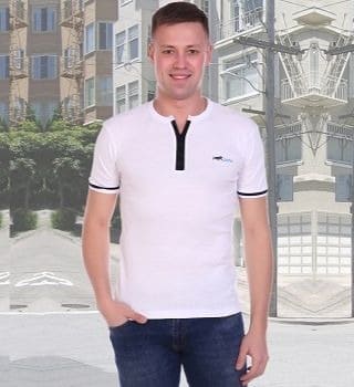 белая мужская футболка