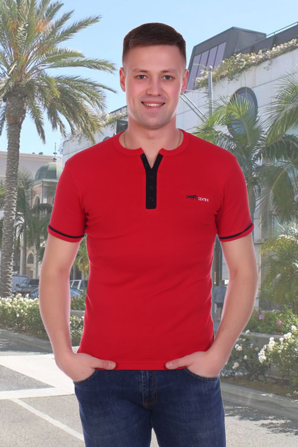 красная мужская футболка